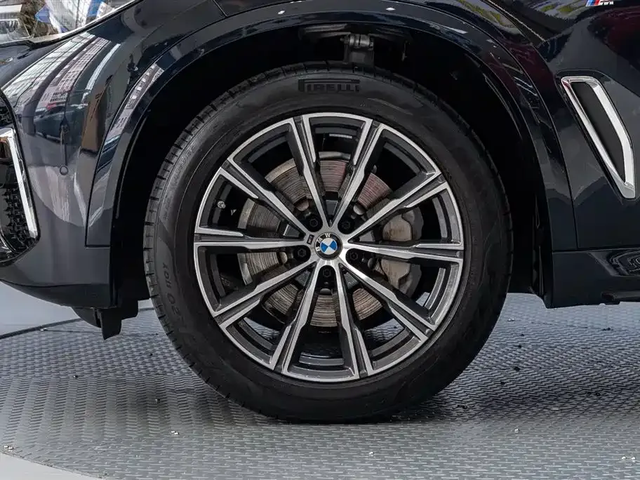 BMW X5 — фото 8