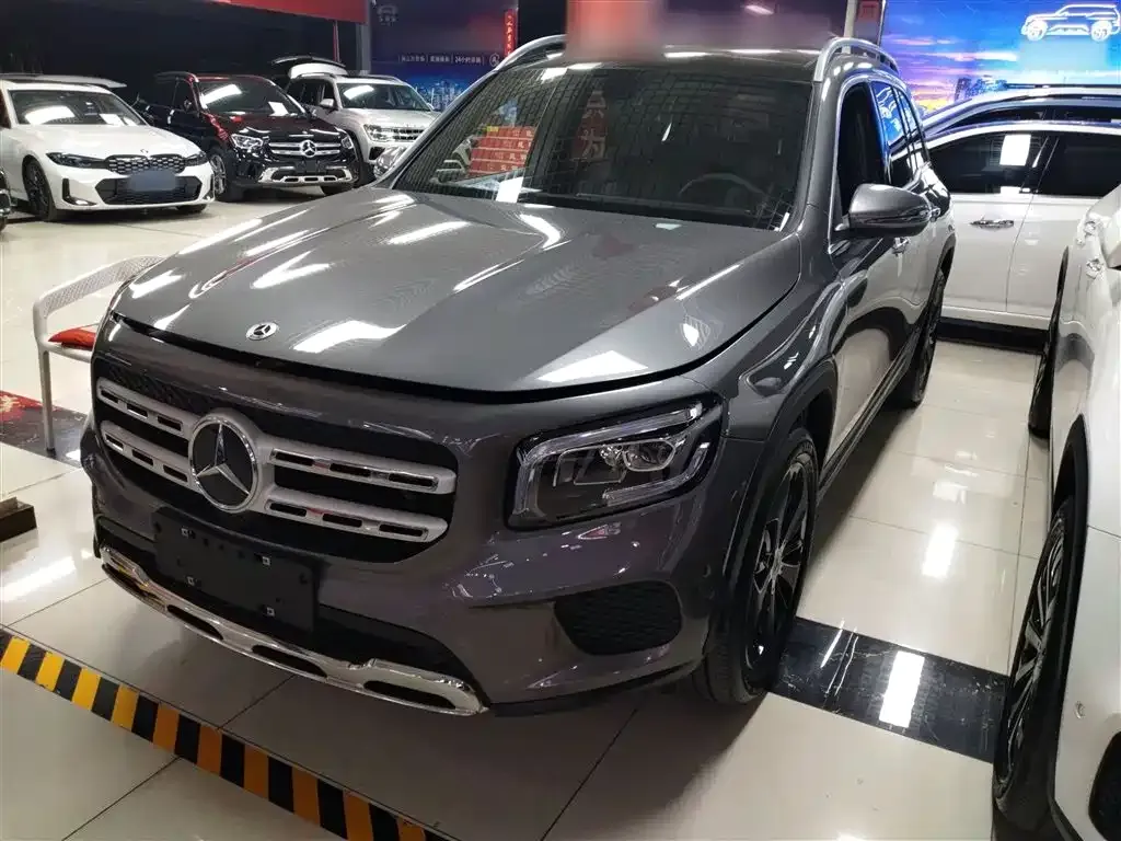 Mercedes-Benz GLB — фото 1