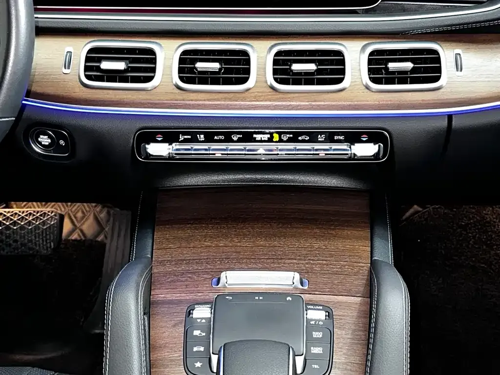 Mercedes-Benz GLS — фото 10