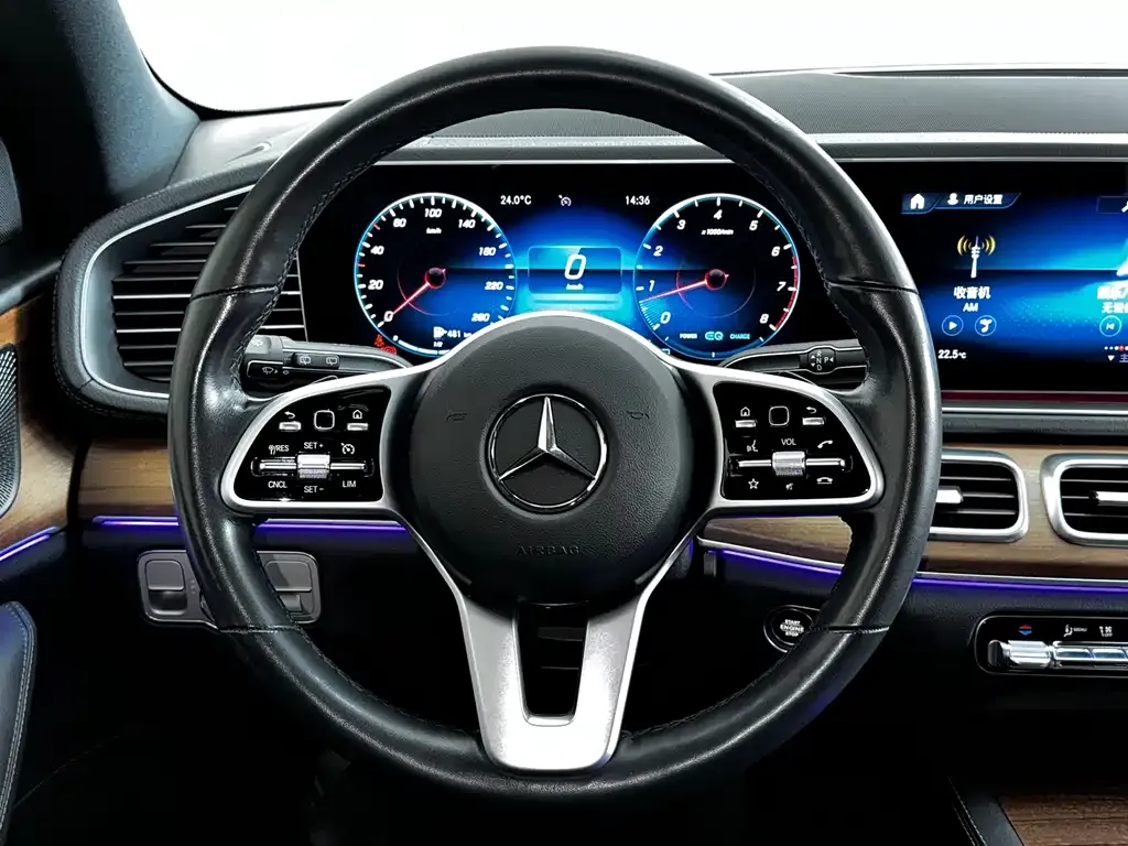 Mercedes-Benz GLS — фото 9