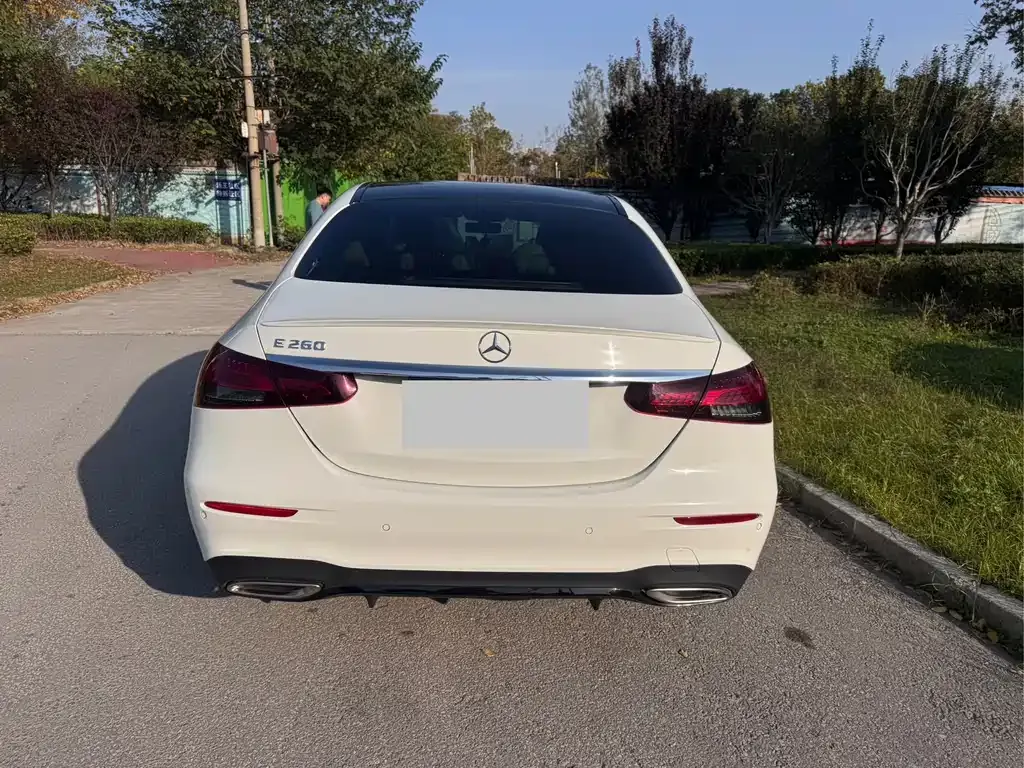 Mercedes-Benz E-Class (Import) — фото 5