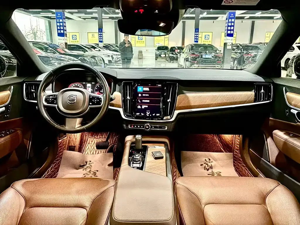 Volvo S90 — фото 4