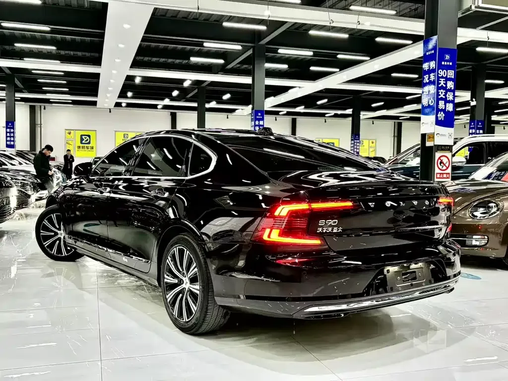 Volvo S90 — фото 7