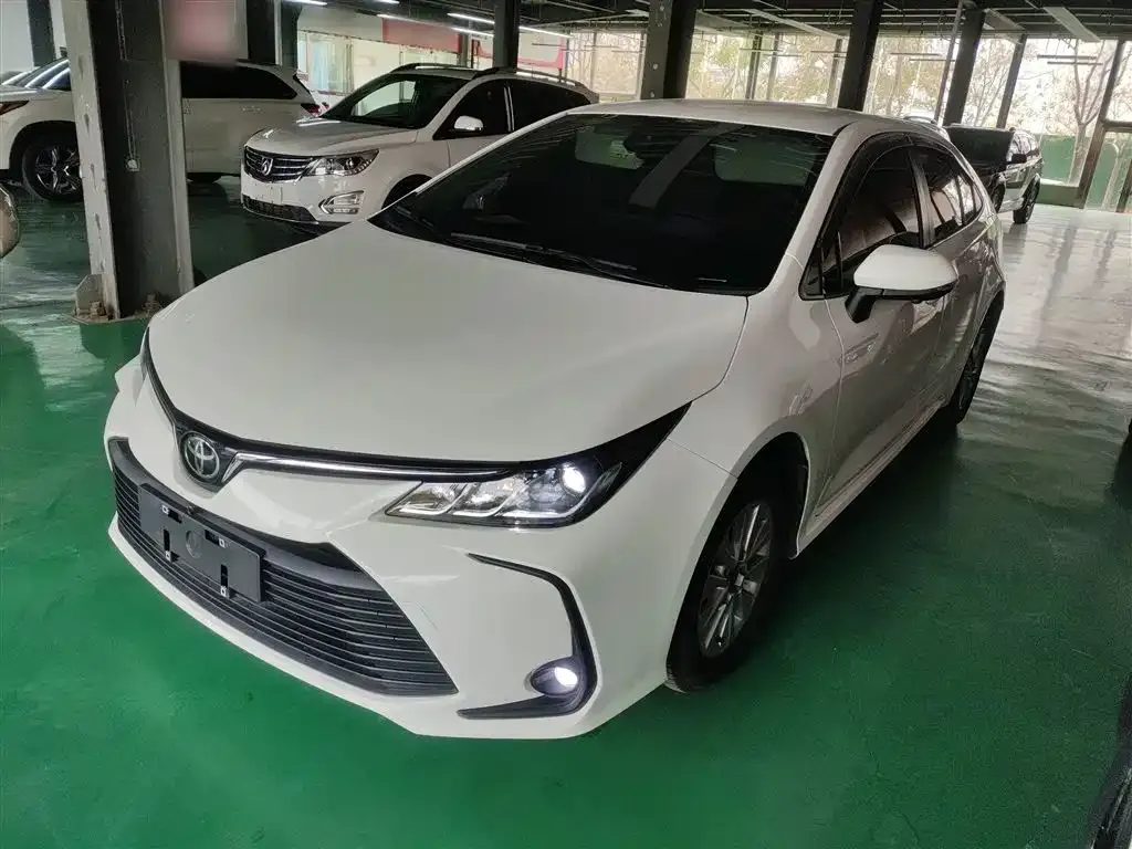Toyota Corolla — фото 2