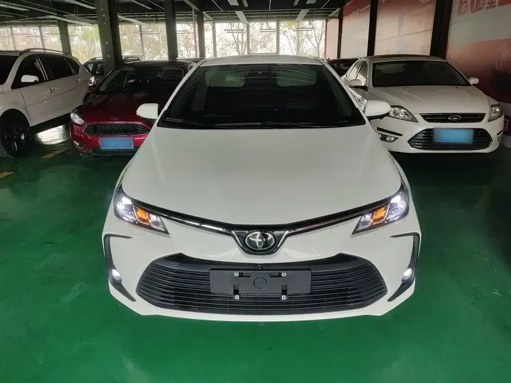 Toyota Corolla — фото 3