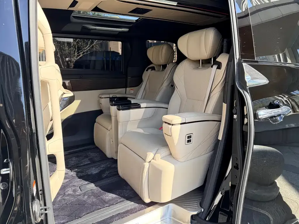 Toyota Alphard — фото 10