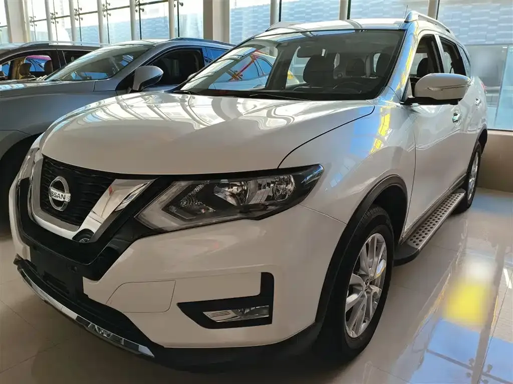 Nissan X-Trail — фото 1