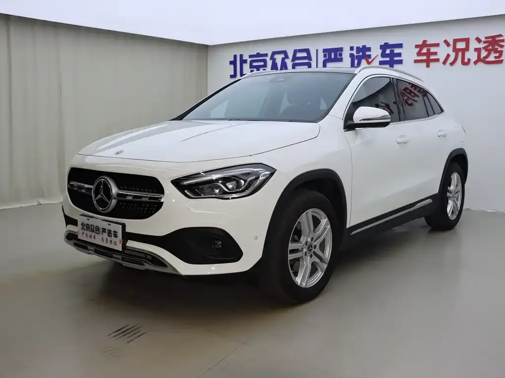 Mercedes-Benz GLA — фото 1