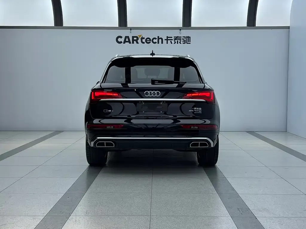 Audi Q5L — фото 2