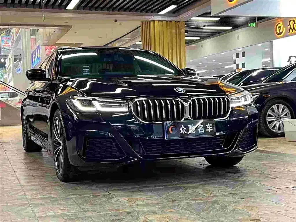 BMW 5 Series — фото 1