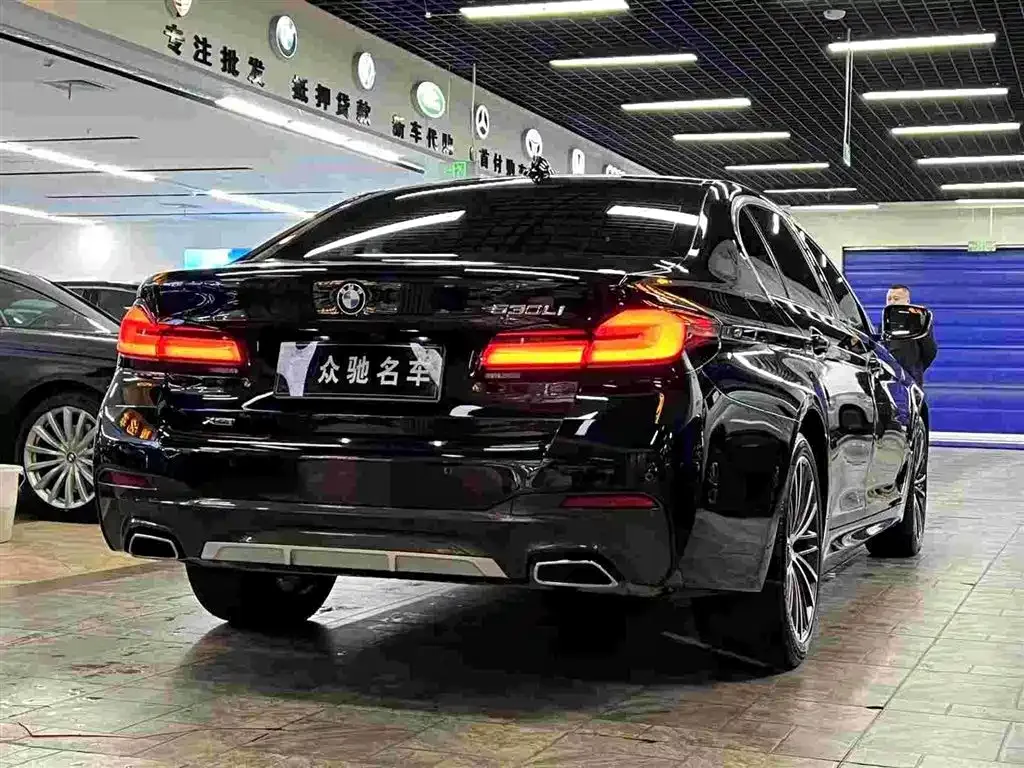 BMW 5 Series — фото 7