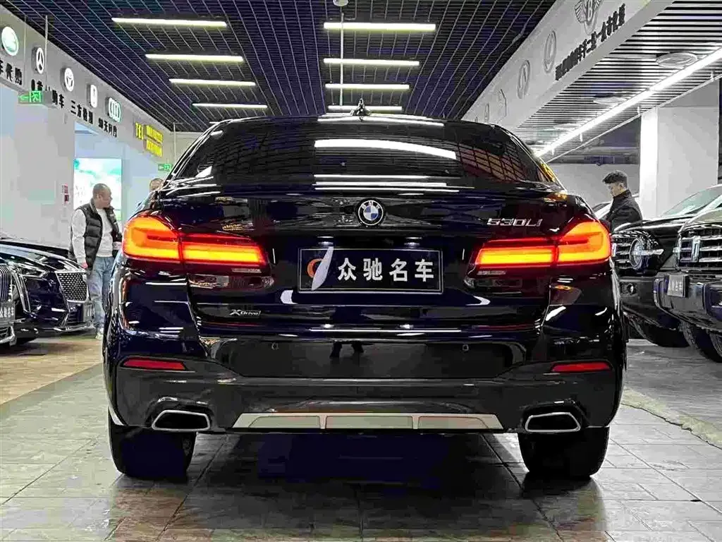 BMW 5 Series — фото 8