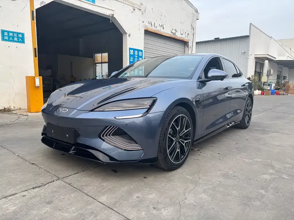 BYD Seal — фото 1