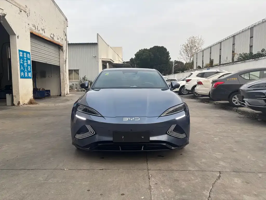 BYD Seal — фото 2