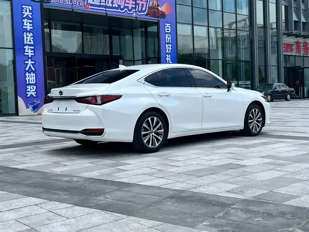 Lexus ES — фото 4