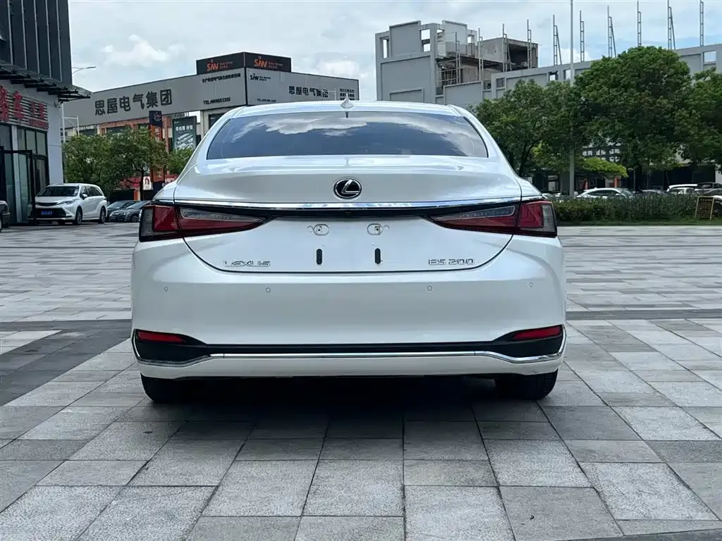 Lexus ES — фото 5