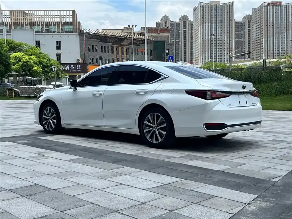 Lexus ES — фото 6