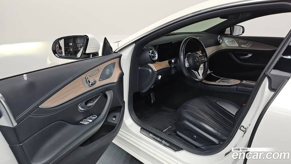 Mercedes-Benz CLS-Class — фото 10