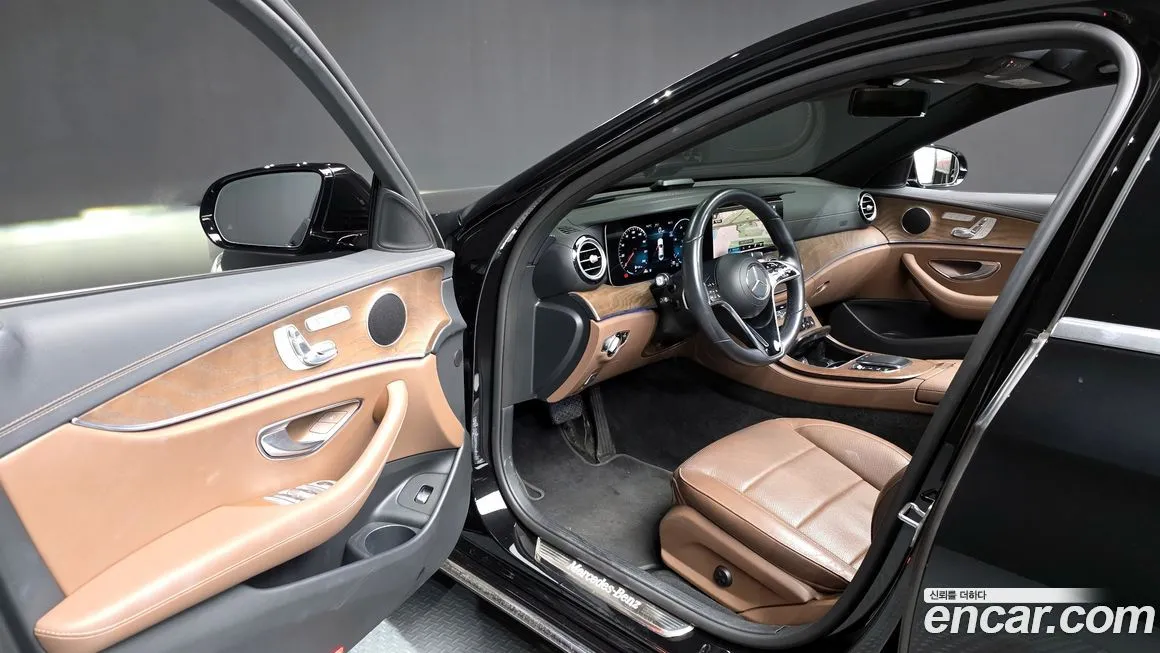 Mercedes-Benz E-Class — фото 10