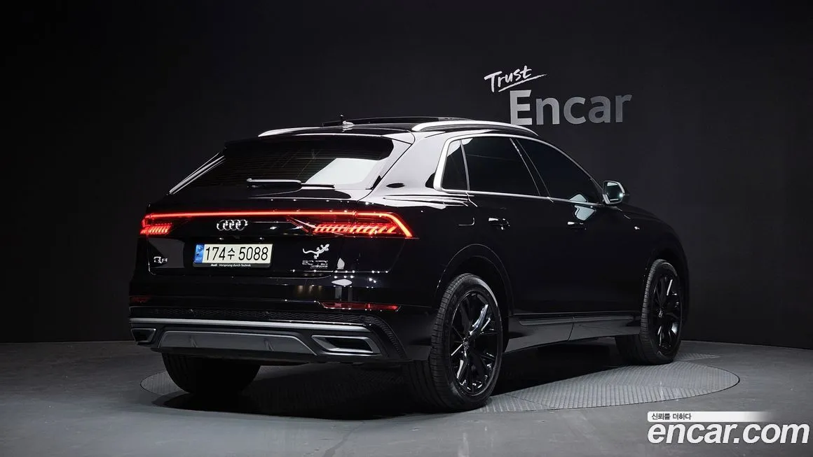 Audi Q8 — фото 2