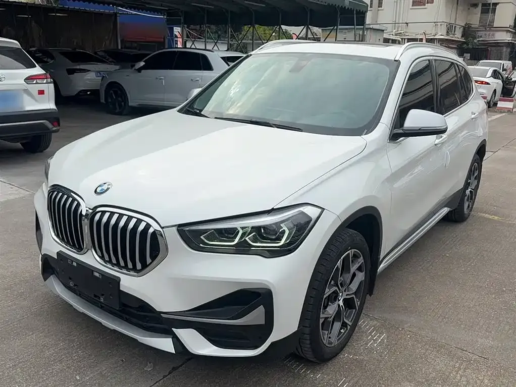 BMW X1 — фото 1