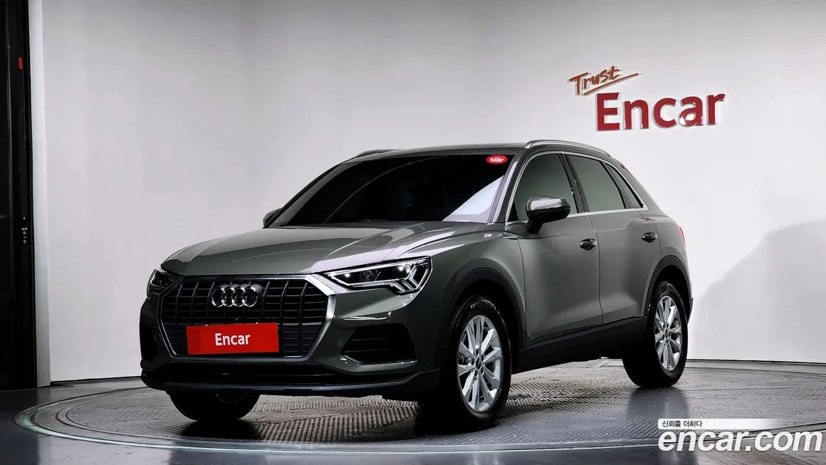 Audi Q3 — фото 1