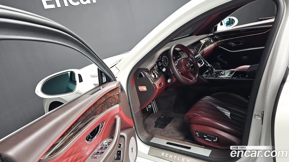 Bentley Flying Spur — фото 10