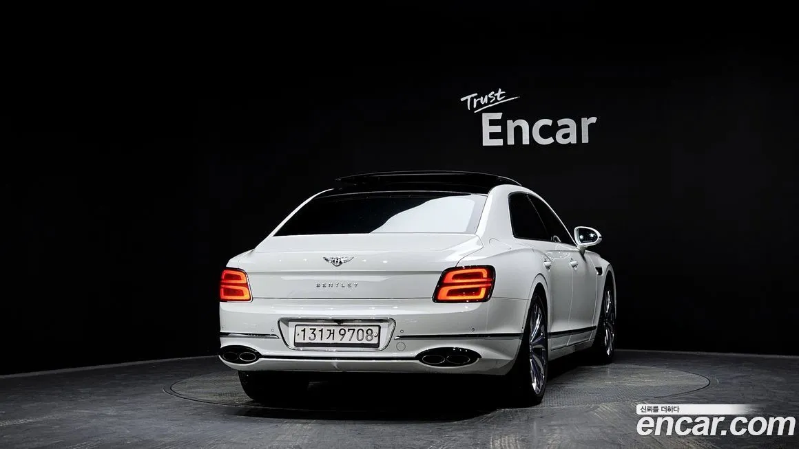 Bentley Flying Spur — фото 4