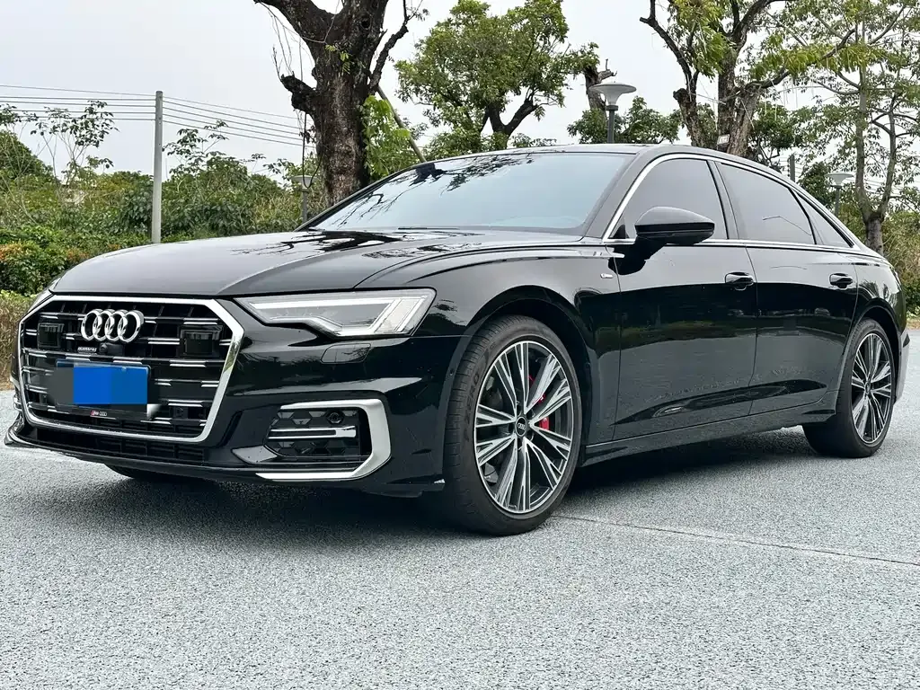 Audi A6L — фото 1