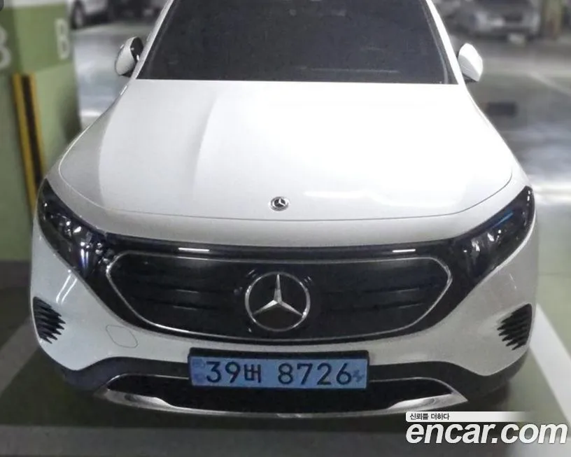 Mercedes-Benz EQB — фото 1