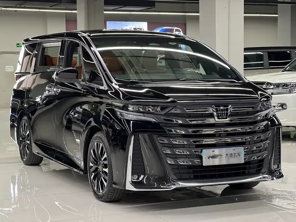 Toyota Vellfire — фото 3