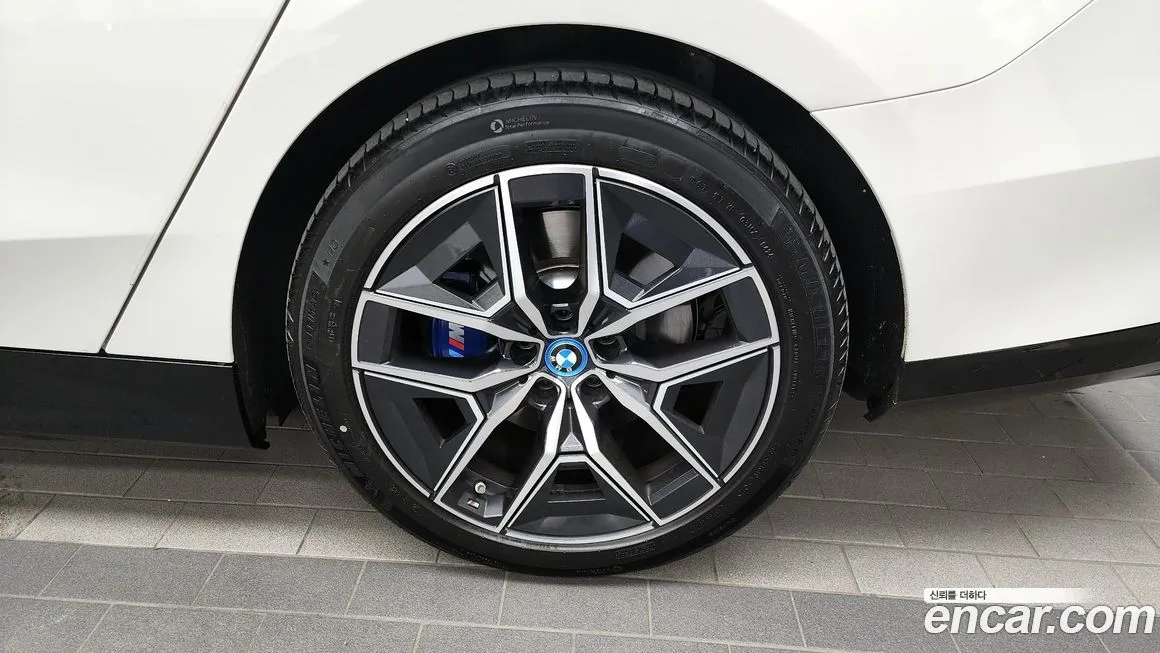 BMW i5 — фото 5