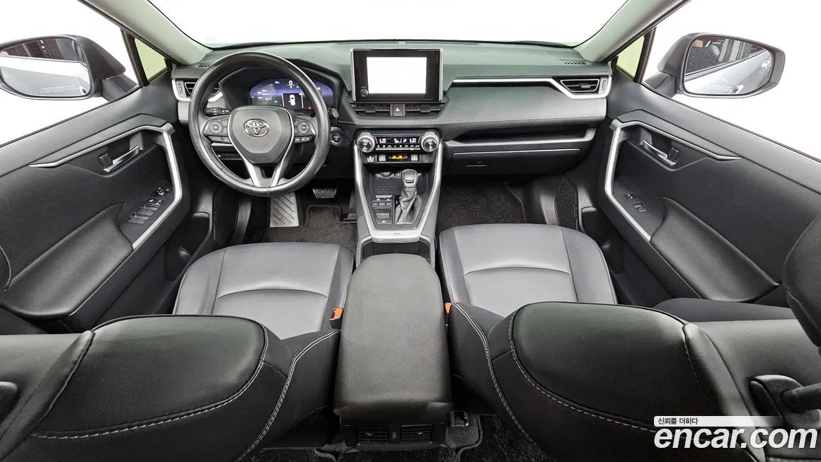 Toyota RAV4 — фото 7