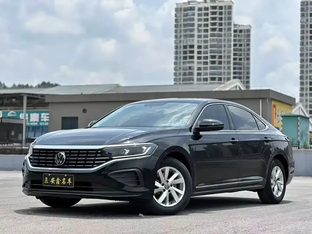 Volkswagen Passat — фото 1