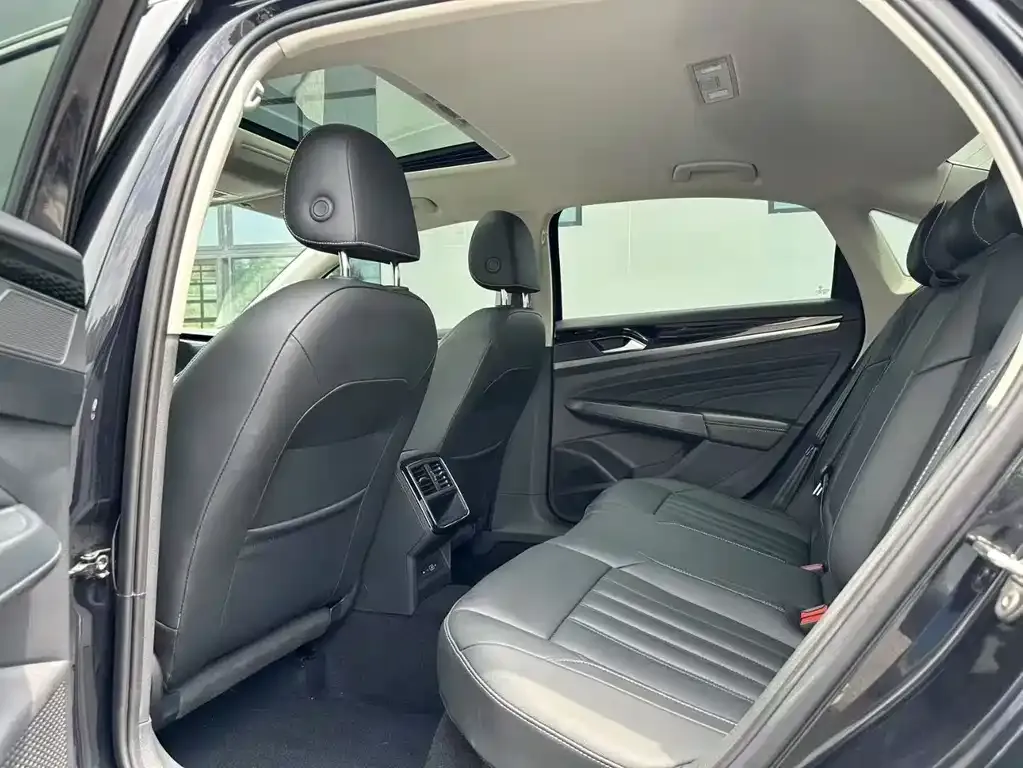 Volkswagen Passat — фото 5