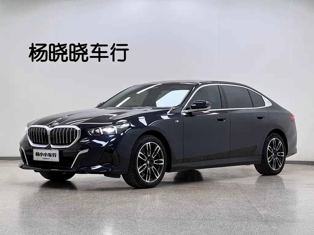 BMW 5 Series — фото 1