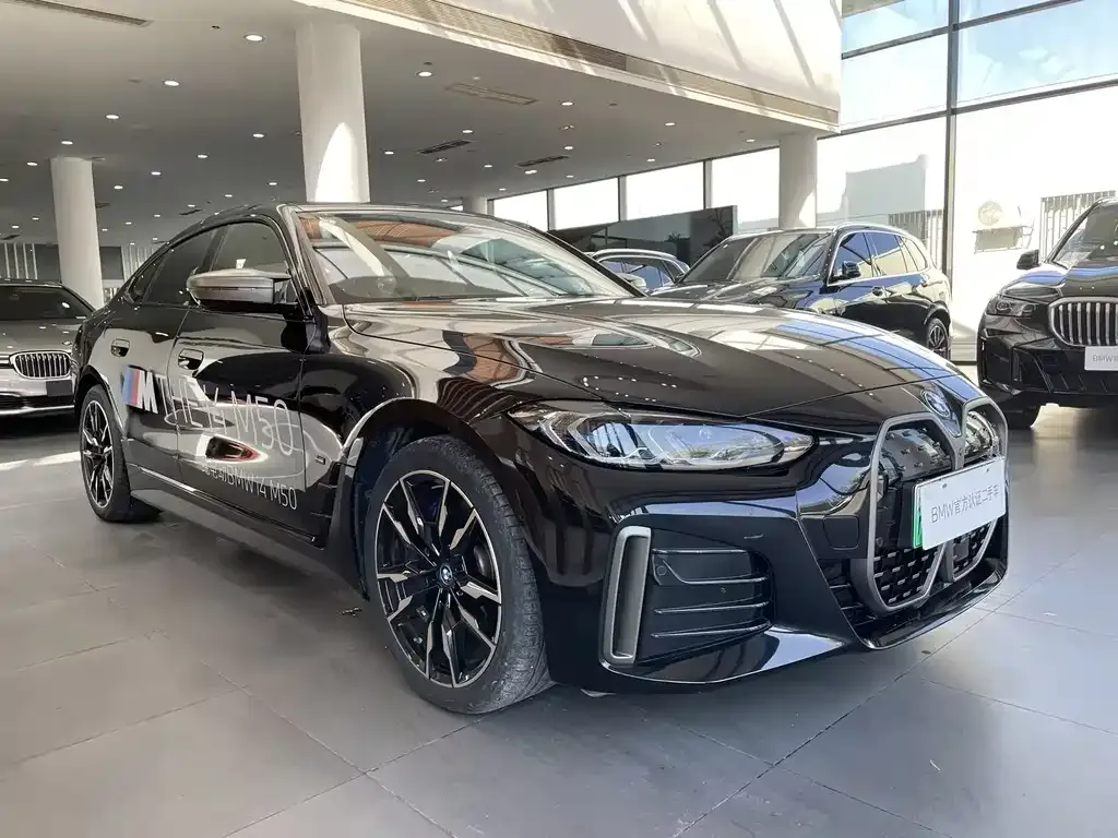 BMW i4 — фото 3