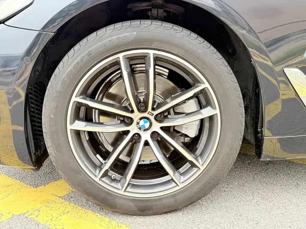 BMW 5 Series — фото 5
