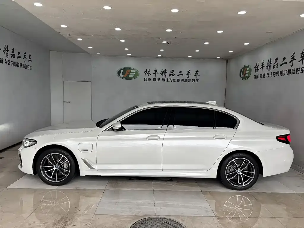 BMW 5 Series New Energy — фото 5