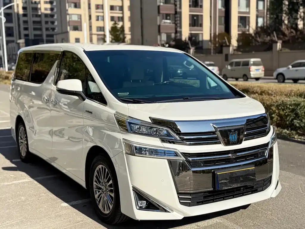 Toyota Vellfire — фото 3