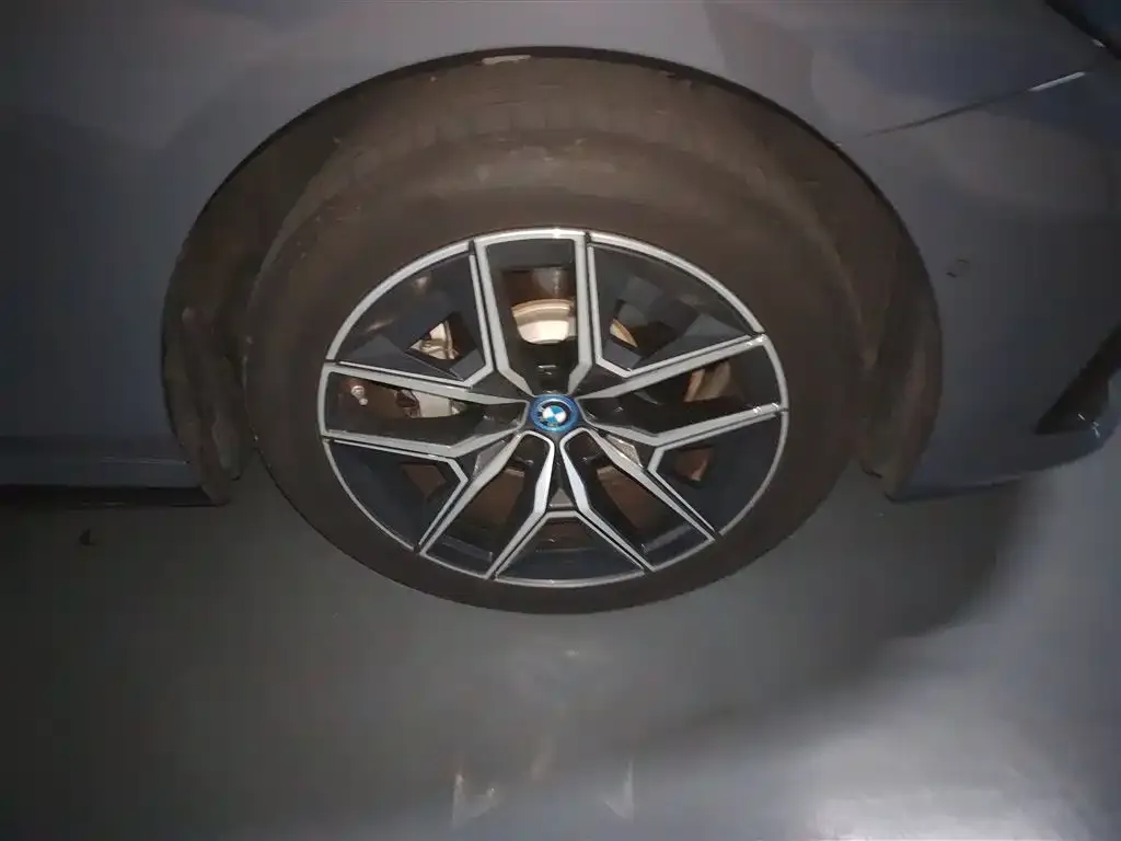 BMW i5 — фото 9