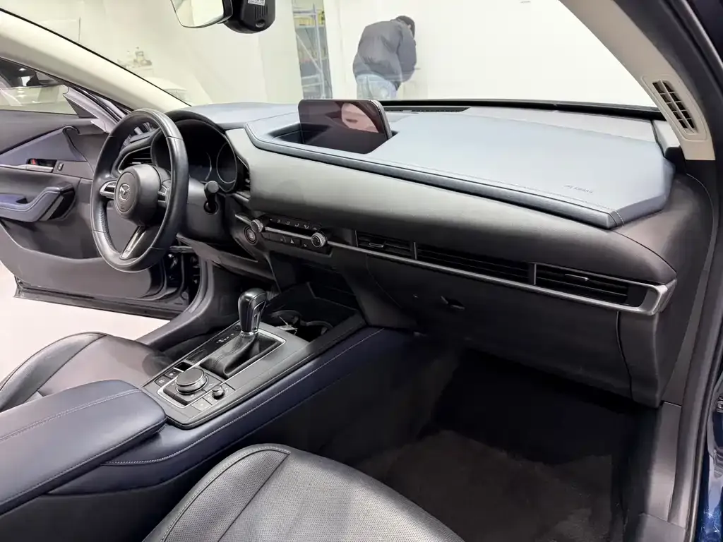 Mazda CX-30 — фото 10