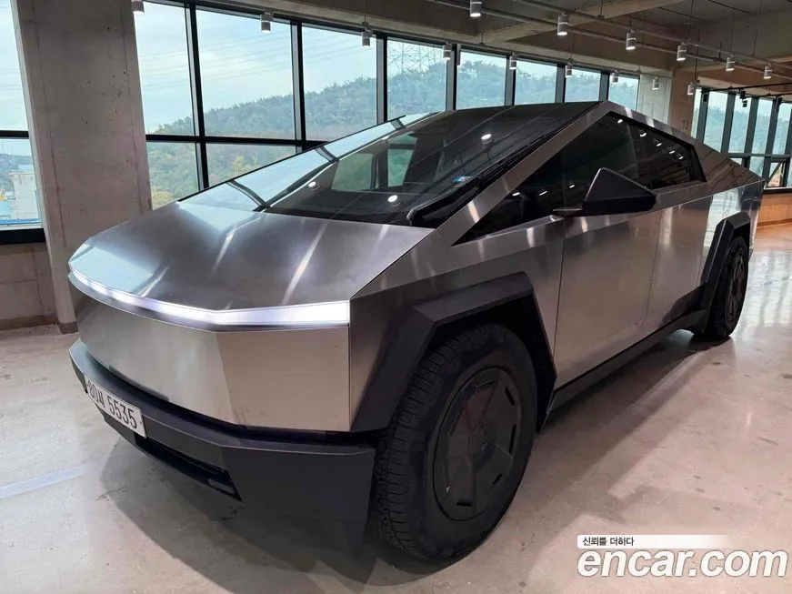 Tesla Cybertruck — фото 1