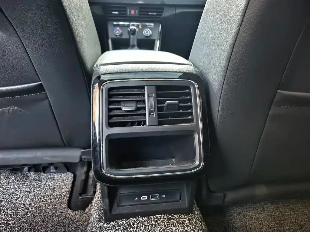 Volkswagen Passat — фото 10