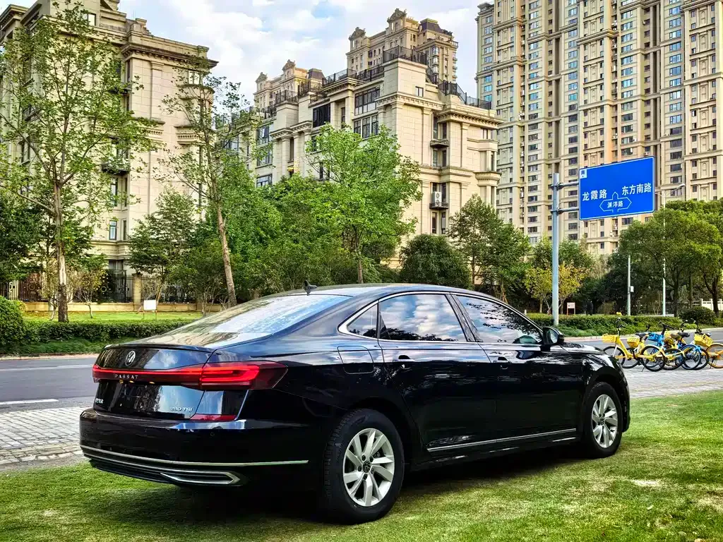 Volkswagen Passat — фото 5