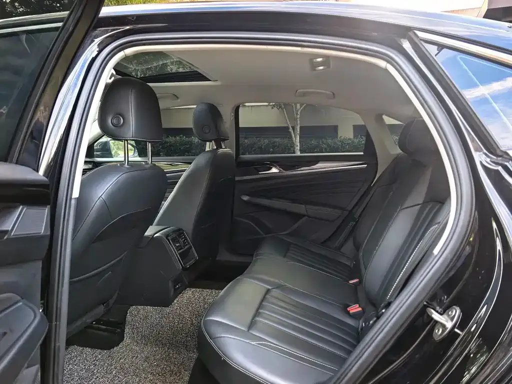 Volkswagen Passat — фото 9