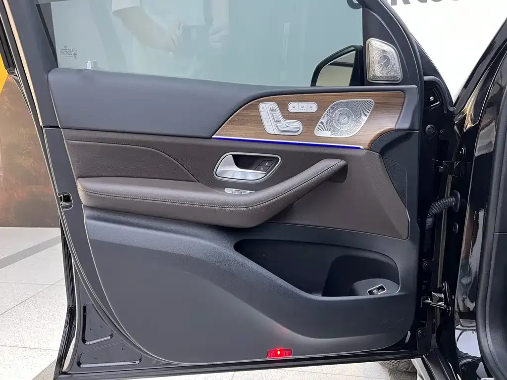 Mercedes-Benz GLS — фото 10