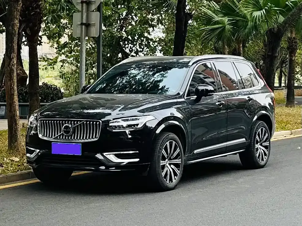 Volvo XC90 — фото 1