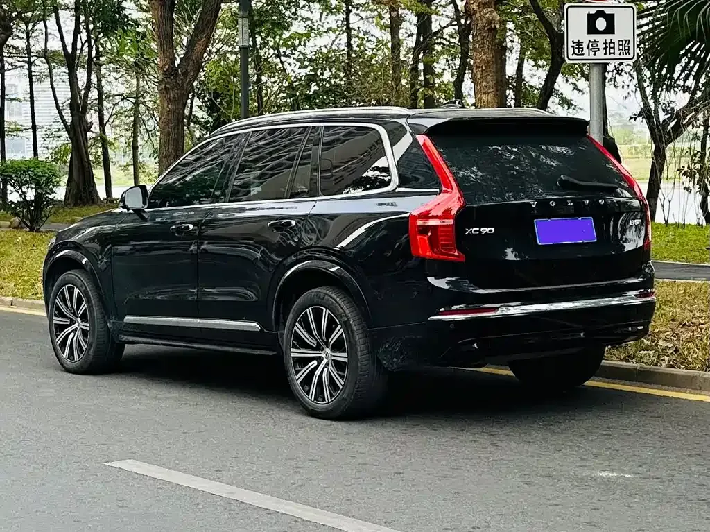 Volvo XC90 — фото 2
