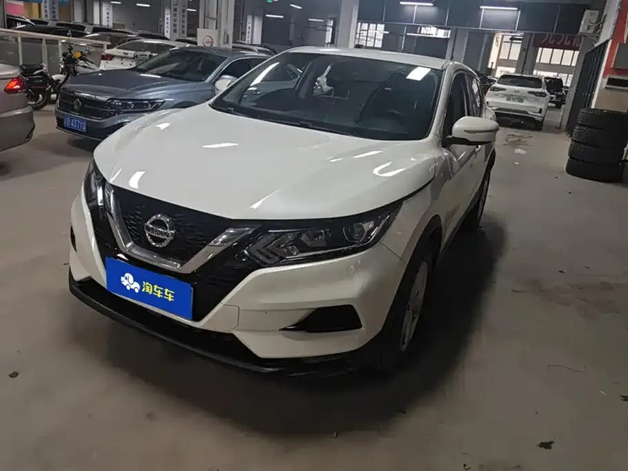 Nissan Qashqai — фото 1